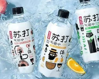 2021年6月30日農(nóng)夫山泉，商標(biāo)“大佬”蹭日系熱度翻車了！市值蒸發(fā)超3000億港元？